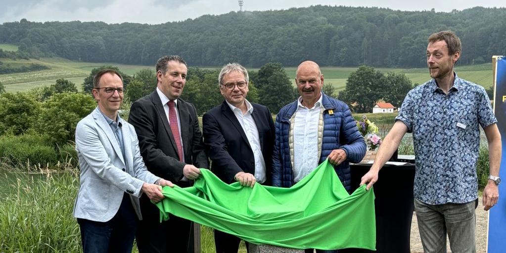 Einweihung Kontrollpunkt Dischingen v.l.n.r.: Dirk Schabel (Bürgermeister Dischingen), Peter Polta (Landrat HDH), Dieter Ziesel (Präsident LGL), Alfons Jäkel (Zweckverb. Wasser), Markus Körner (LRA HDH)